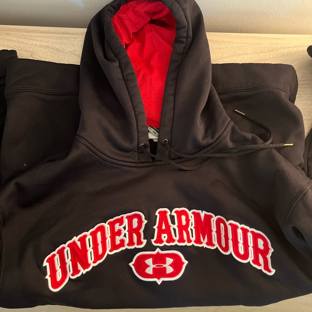 Under Armour Small Hooded Sweatshirt